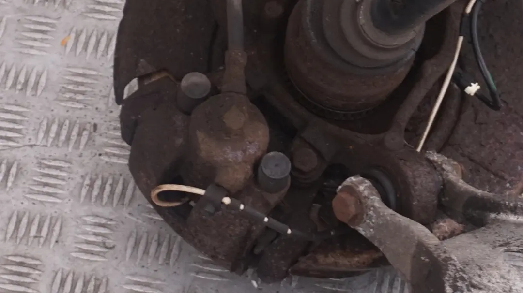 170HP Zwrotnica amortyzator prawy do BMW Z4 E85 2.2i o numerze 6774776 BMW Z4 E85 2.2i 170HP Zwrotnica amortyzator prawy - SKU 6774776 - Numer Części 6774776