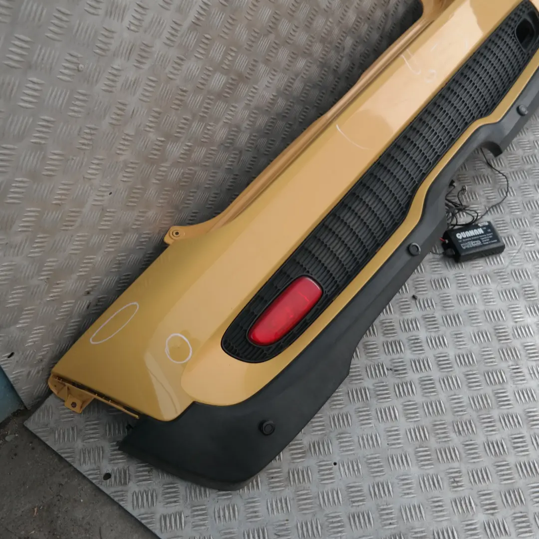 PDC Panel embellecedor parachoques trasero Mellow Yello para Mini Cooper S R56 R57 con número de pieza 0430252-MYE Mini Cooper S R56 R57 PDC Panel embellecedor parachoques trasero Mellow Yello - SKU 0430252-MYE - Número de pieza 0430252-MYE