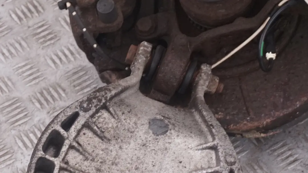 *BMW Z4 er E85 2.2i Roadster Abtriebswelle Schwenklager Hinten Rechts für mit Teilenummer 6774776 *BMW Z4 er E85 2.2i Roadster Abtriebswelle Schwenklager Hinten Rechts - SKU 6774776 - Teilenummer 6774776