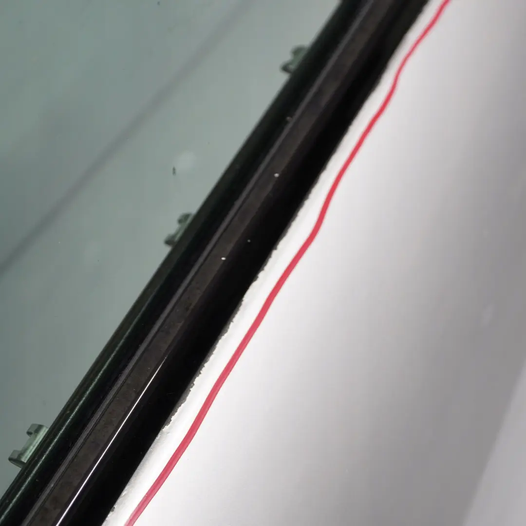 Drzwi lewe lewy tył titansilber do BMW E65 o numerze 7202083 BMW E65 Drzwi lewe lewy tył titansilber - SKU 7202083-TS - Numer Części 7202083