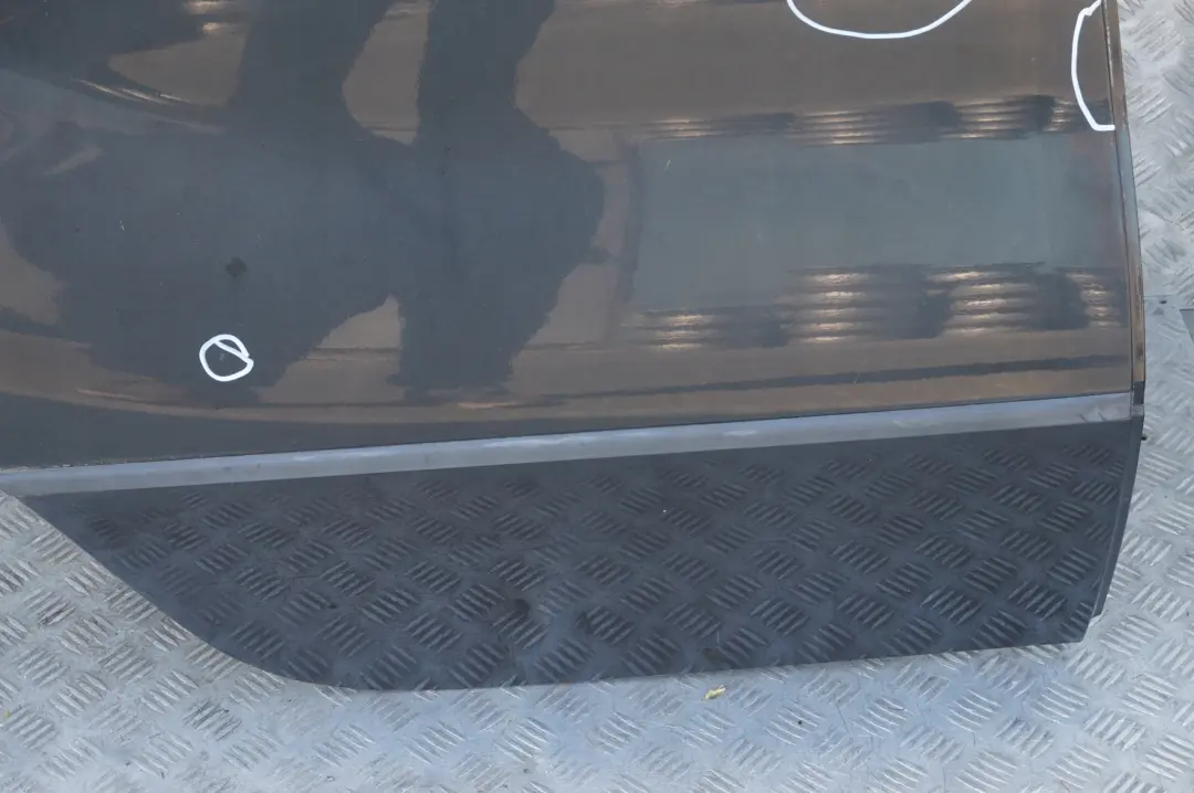 Puerta Trasera Derecha Schwarz 2 Negro - 668 para BMW X5 E53 con número de pieza 8256828 BMW X5 E53 Puerta Trasera Derecha Schwarz 2 Negro - 668 - SKU 8256828-SCH - Número de pieza 8256828