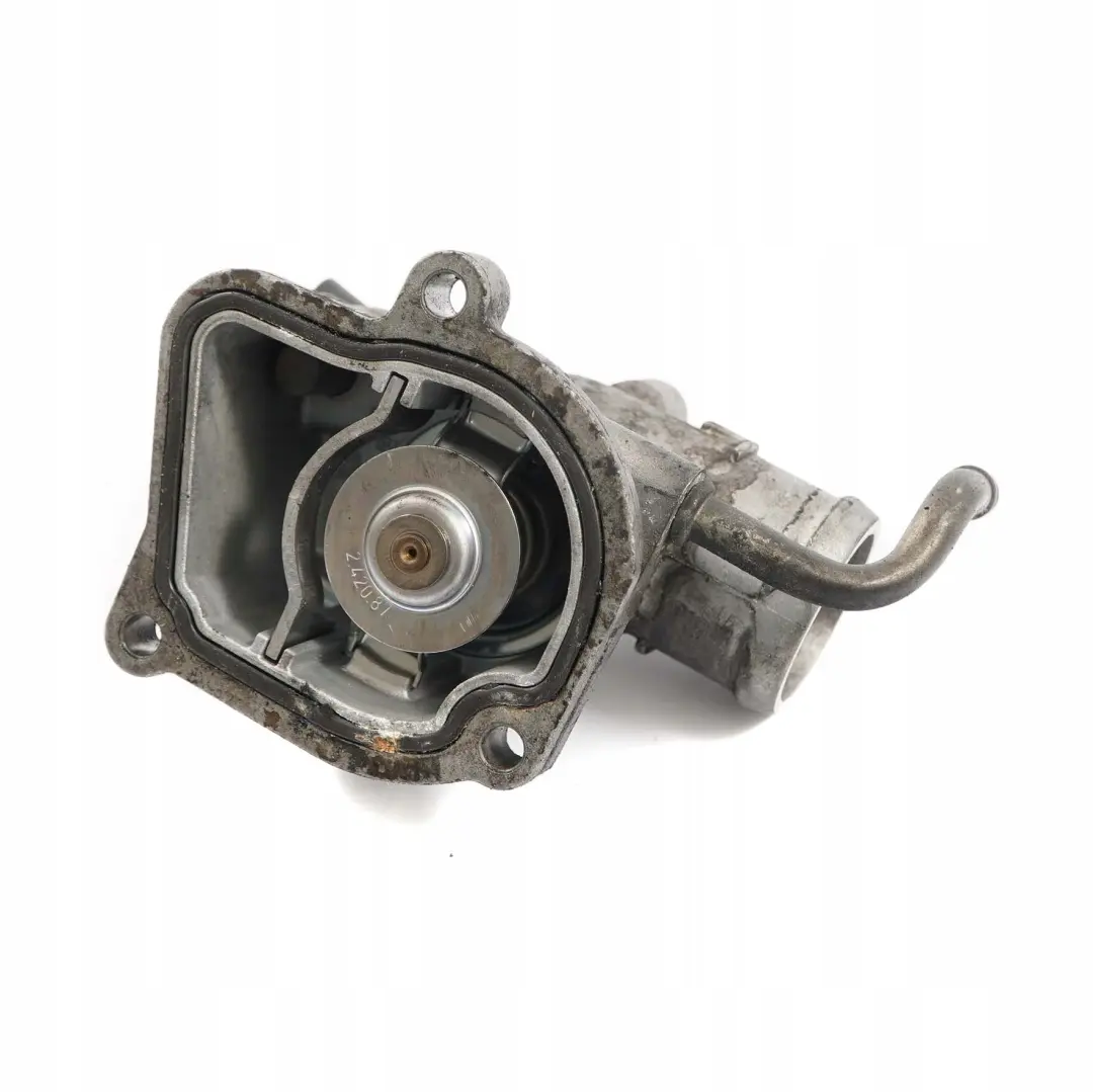 Mercedes W163 OM612 Carcasa del termostato del refrigerante diesel - SKU A6122000015 - Número de pieza A6122000015