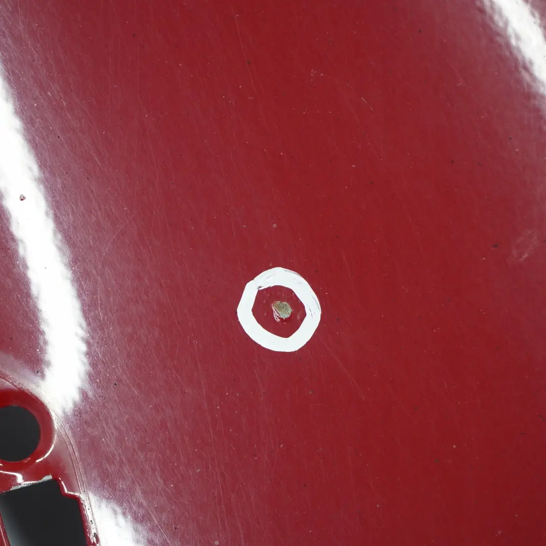 BMW E90 E91 Rivestimento Laterale Parafango Ant. Dx Rosso-Cremisi Karmesin Rosso - SKU 7135680-KAR1 - Numero di parte 7135680
