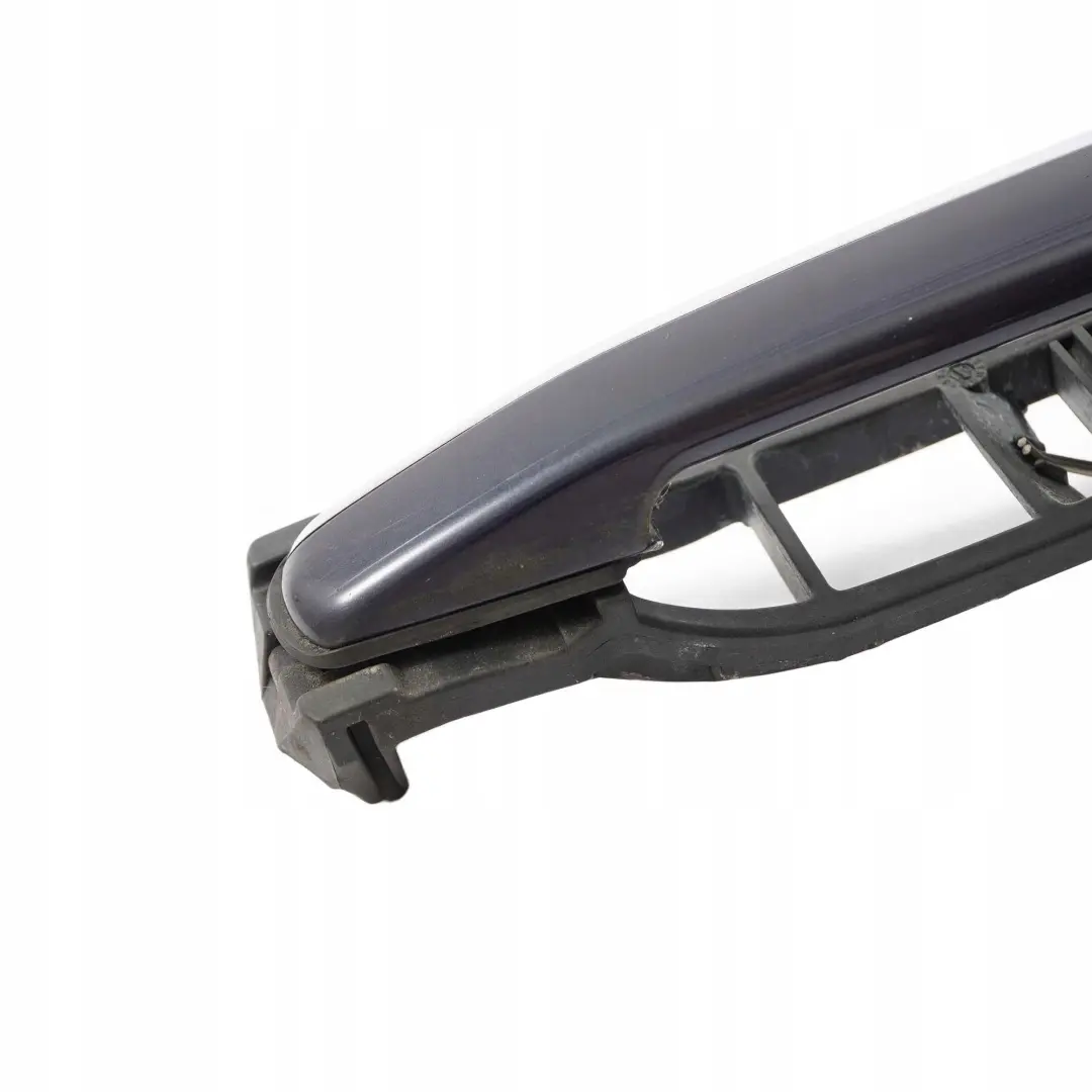 Tirador Puerta Trasera Izquierda Azul Tanzanita Metalizado 359 para Mercedes E W210 con número de pieza A2107601370 Mercedes E W210 Tirador Puerta Trasera Izquierda Azul Tanzanita Metalizado 359 - SKU A2107601370-TB - Número de pieza A2107601370