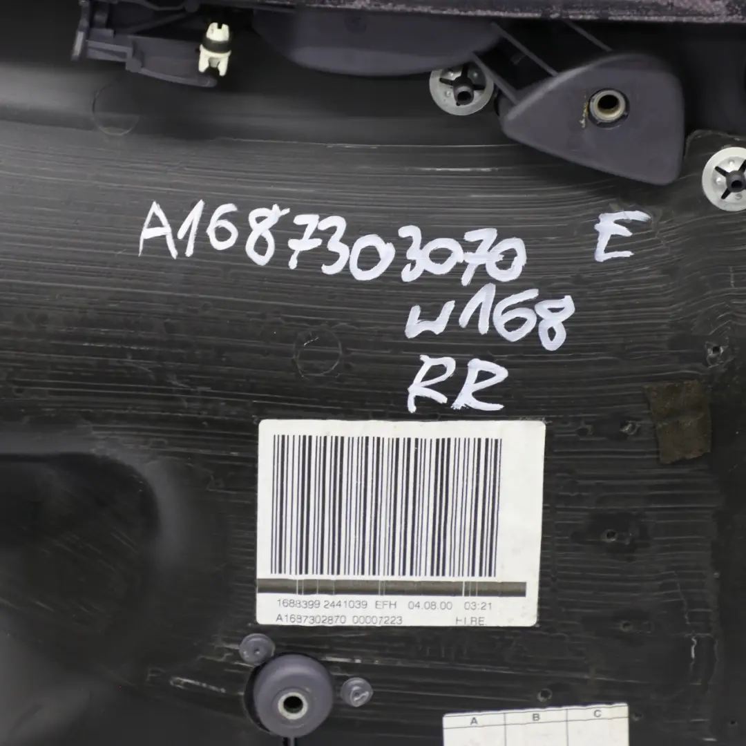 Pannello rivestimento della porta posteriore destra Grigio Ardesia per Mercedes W168 con numero di parte A1687303070 Mercedes W168 Pannello rivestimento della porta posteriore destra Grigio Ardesia - SKU A1687303070 - Numero di parte A1687303070