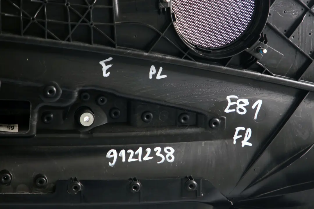 Türverkleidung Vorne Rechts Stoff Network Cranberry Rot für BMW 1 er E81 mit Teilenummer 9121238 BMW 1 er E81 Türverkleidung Vorne Rechts Stoff Network Cranberry Rot - SKU 9121238 - Teilenummer 9121238
