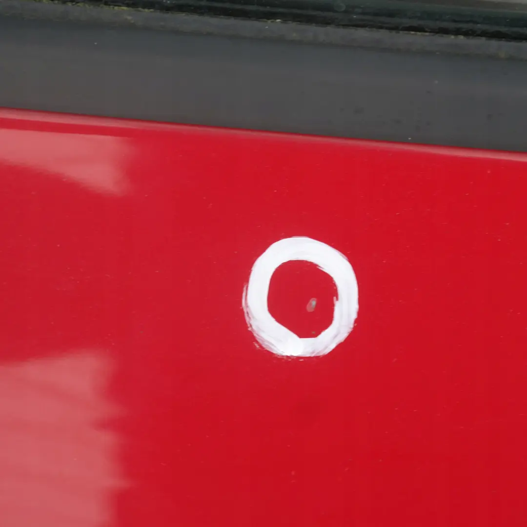 Porta posteriore sinistra Japanrot Rosso Giappone - 438 per BMW E87 con numero di parte 7191017 BMW E87 Porta posteriore sinistra Japanrot Rosso Giappone - 438 - SKU 7191017-JR7 - Numero di parte 7191017