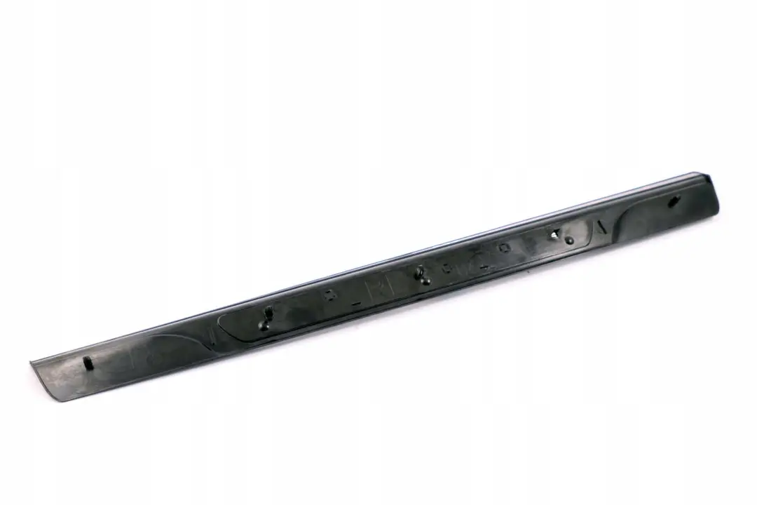 Cubierta De Entrada M Sport Trim Panel Cubierta Derecha 8204117 para BMW E46 con número de pieza 7891930 BMW E46 Cubierta De Entrada M Sport Trim Panel Cubierta Derecha 8204117 - SKU 7891930 - Número de pieza 7891930