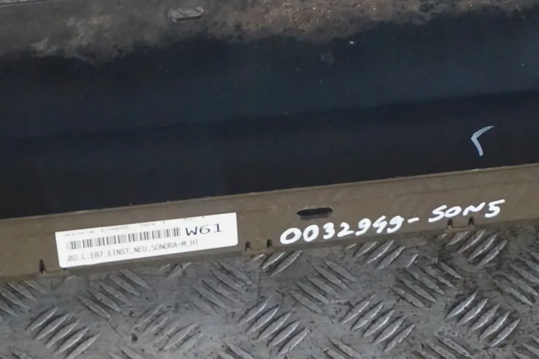 BMW E87 5 Sill Strip Faldon Lateral Izquierdo Sonora Metallic - A23 - SKU 0032949-SON5 - Número de pieza 0032949