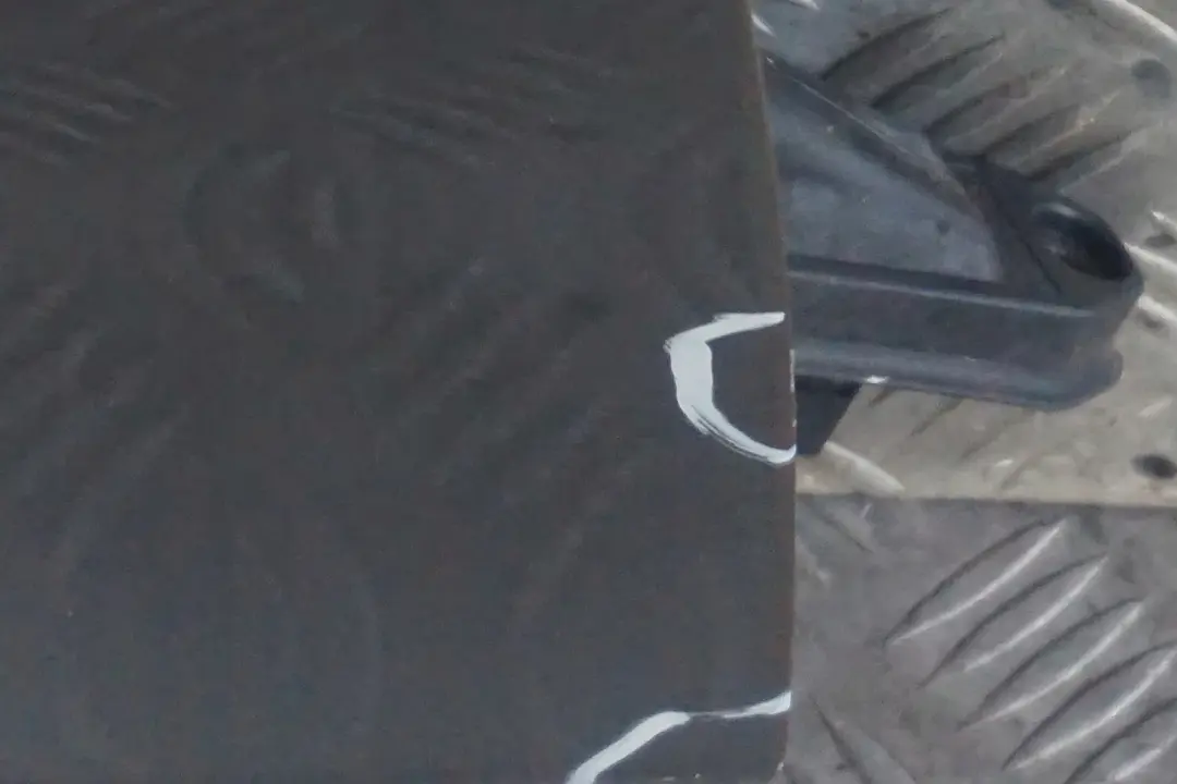 Door Front Right O/S Quarzblau Blue Blau Metallic - A18 to BMW 1 Series E87 with Part number 7191012 BMW 1 Series E87 Door Front Right O/S Quarzblau Blue Blau Metallic - A18 - SKU 7191012-QB19 - Part number 7191012