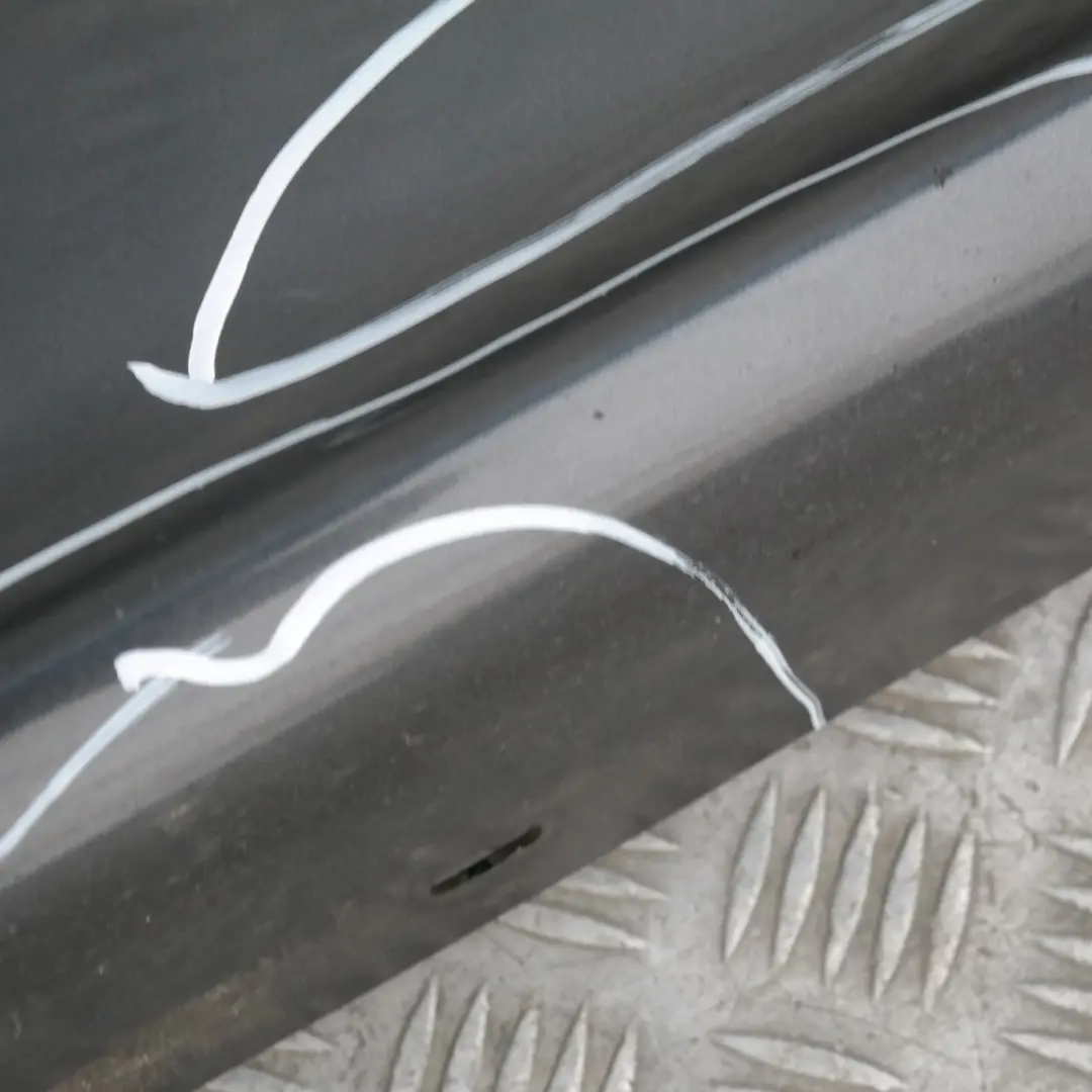 Faldón lateral derecho Sparkling Graphite Metallic para BMW 17 E87 con número de pieza 32948 BMW 17 E87 Faldón lateral derecho Sparkling Graphite Metallic - SKU 0032948-SG17 - Número de pieza 32948