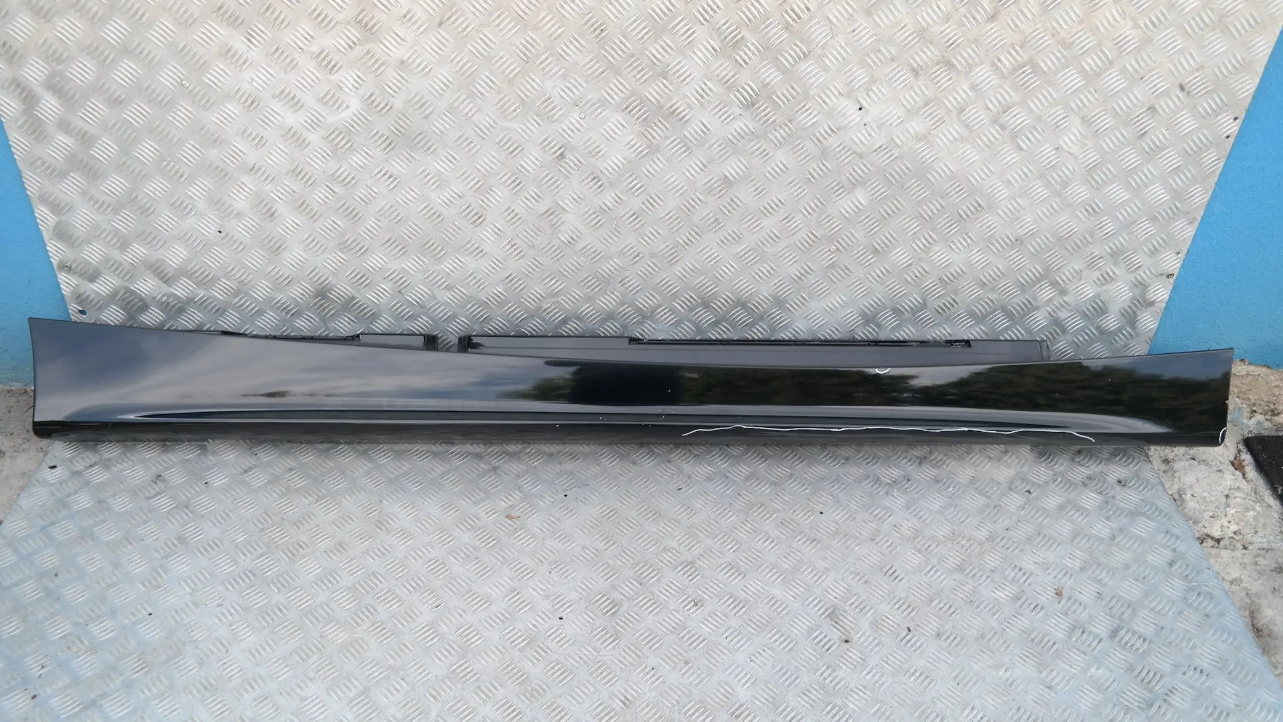 BMW E87 Sill strip side skirt right NEGRO 2 SCHWARZ II - 668