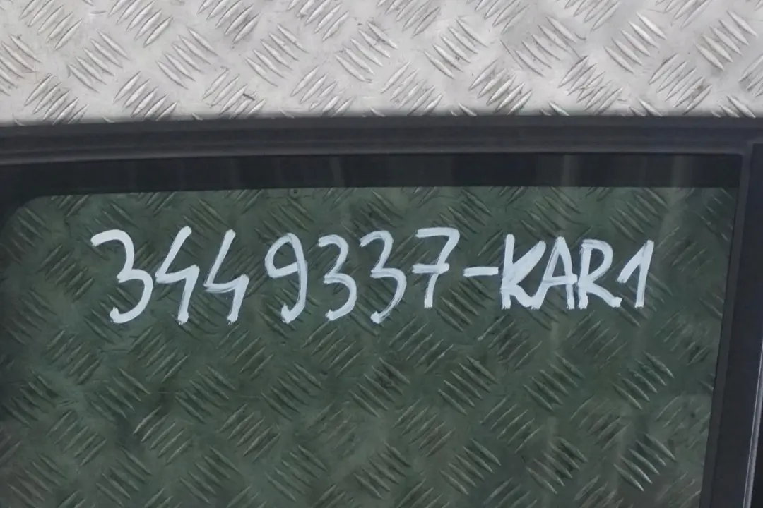 Puerta Trasera Izquierda Karmesinrot Rojo Carmesi - A61 para BMW E83 con número de pieza 3449337 BMW E83 Puerta Trasera Izquierda Karmesinrot Rojo Carmesi - A61 - SKU 3449337-KAR1 - Número de pieza 3449337