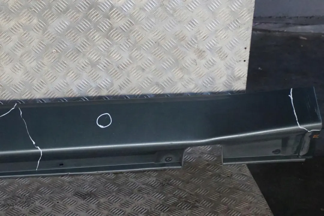 Schwellerleiste Blende Schweller Rechts Titangrau Titan Grau 892 für BMW 7 er E65 mit Teilenummer 0140038 BMW 7 er E65 Schwellerleiste Blende Schweller Rechts Titangrau Titan Grau 892 - SKU 0140038-TGR - Teilenummer 0140038