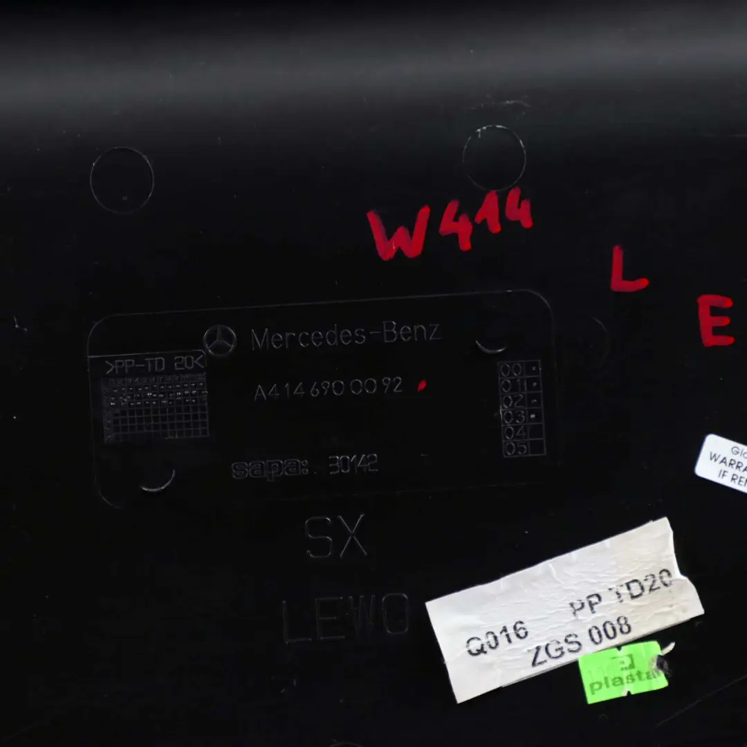 Mercedes-Benz Vaneo W414 Kofferaum Seitenwand Abdeckung Hinten Links für mit Teilenummer A4146900092 Mercedes-Benz Vaneo W414 Kofferaum Seitenwand Abdeckung Hinten Links - SKU A4146900092 - Teilenummer A4146900092