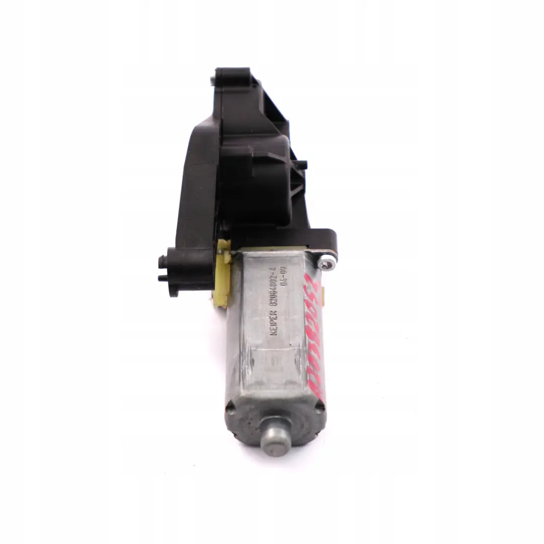  Actuador Motor Ajuste Respaldo Asiento Trasero Mercedes W203 - SKU A2038205242 - Número de pieza A2038205242