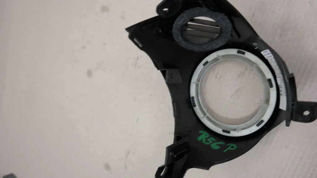 Tapa Salida Aire Salpicadero Derecha para Mini Cooper One R55 R56 R59 con número de pieza 2752798 Mini Cooper One R55 R56 R59 Tapa Salida Aire Salpicadero Derecha - SKU 2752798 - Número de pieza 2752798