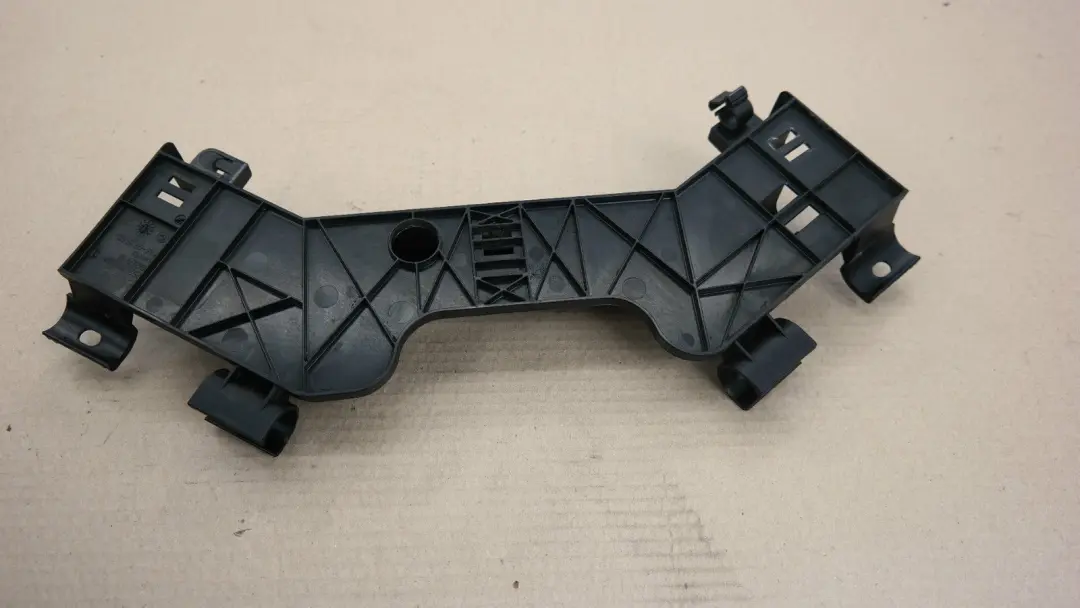 Soporte De cableado del motor para BMW E60 e61 e63 con número de pieza 12527519151 BMW E60 e61 e63 Soporte De cableado del motor - SKU 7519151 - Número de pieza 12527519151