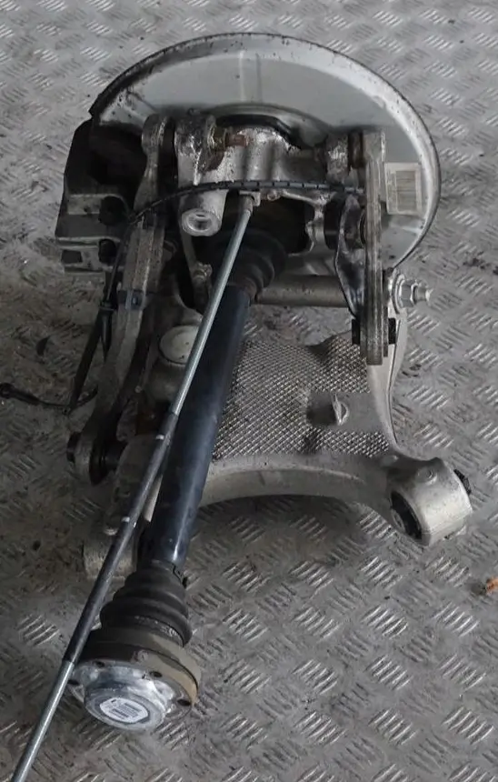 M57N2 231PS Radträger Hinten Links Schwenklager für BMW 5 E60 530d mit Teilenummer 6770905 BMW 5 E60 530d M57N2 231PS Radträger Hinten Links Schwenklager - SKU 6770905-14 - Teilenummer 6770905