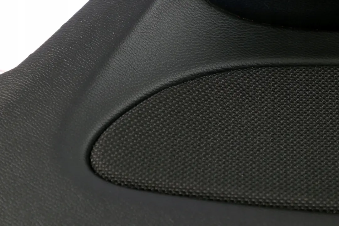 Panel puerta tras. der. tela negro Flashpoint para BMW E81 2 con número de pieza 7839218 BMW E81 2 Panel puerta tras. der. tela negro Flashpoint - SKU 7839218-2 - Número de pieza 7839218