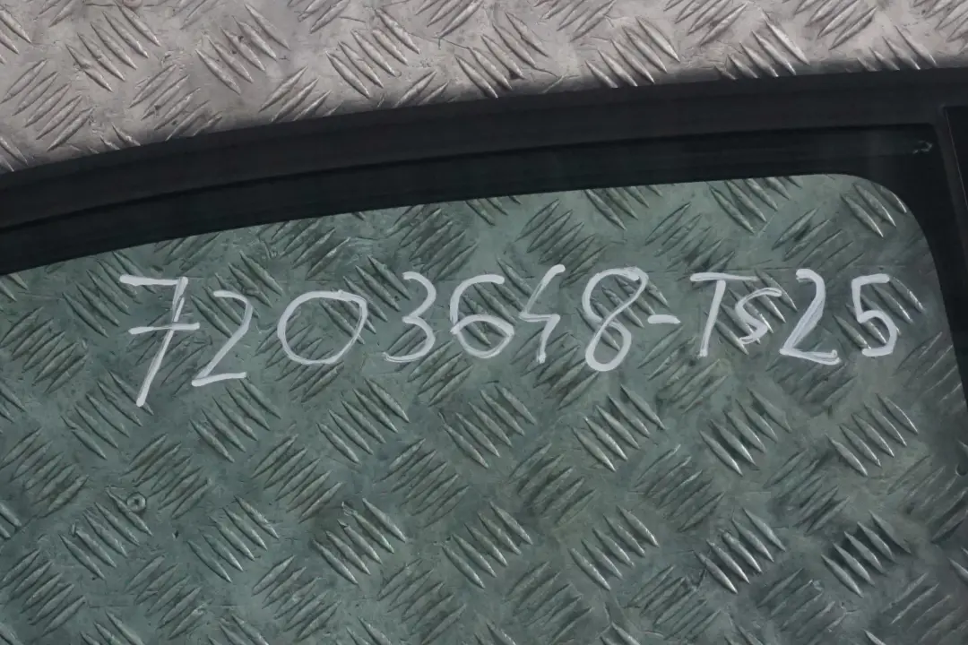 Passeggero Portiera Posteriore Dx Argento-Titanio Argento per BMW E90 LCI con numero di parte 7203648 BMW E90 LCI Passeggero Portiera Posteriore Dx Argento-Titanio Argento - SKU 7203648-TS25 - Numero di parte 7203648