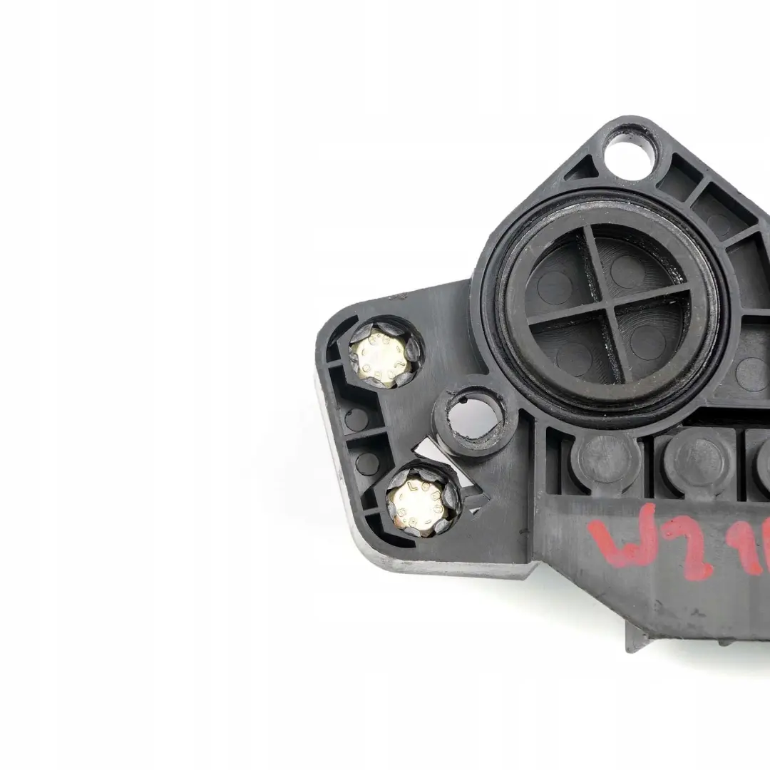 Conector De La caja del cable De La bateria Gasolina para Mercedes W210 con número de pieza A2105460141 Mercedes W210 Conector De La caja del cable De La bateria Gasolina - SKU A2105460141 - Número de pieza A2105460141