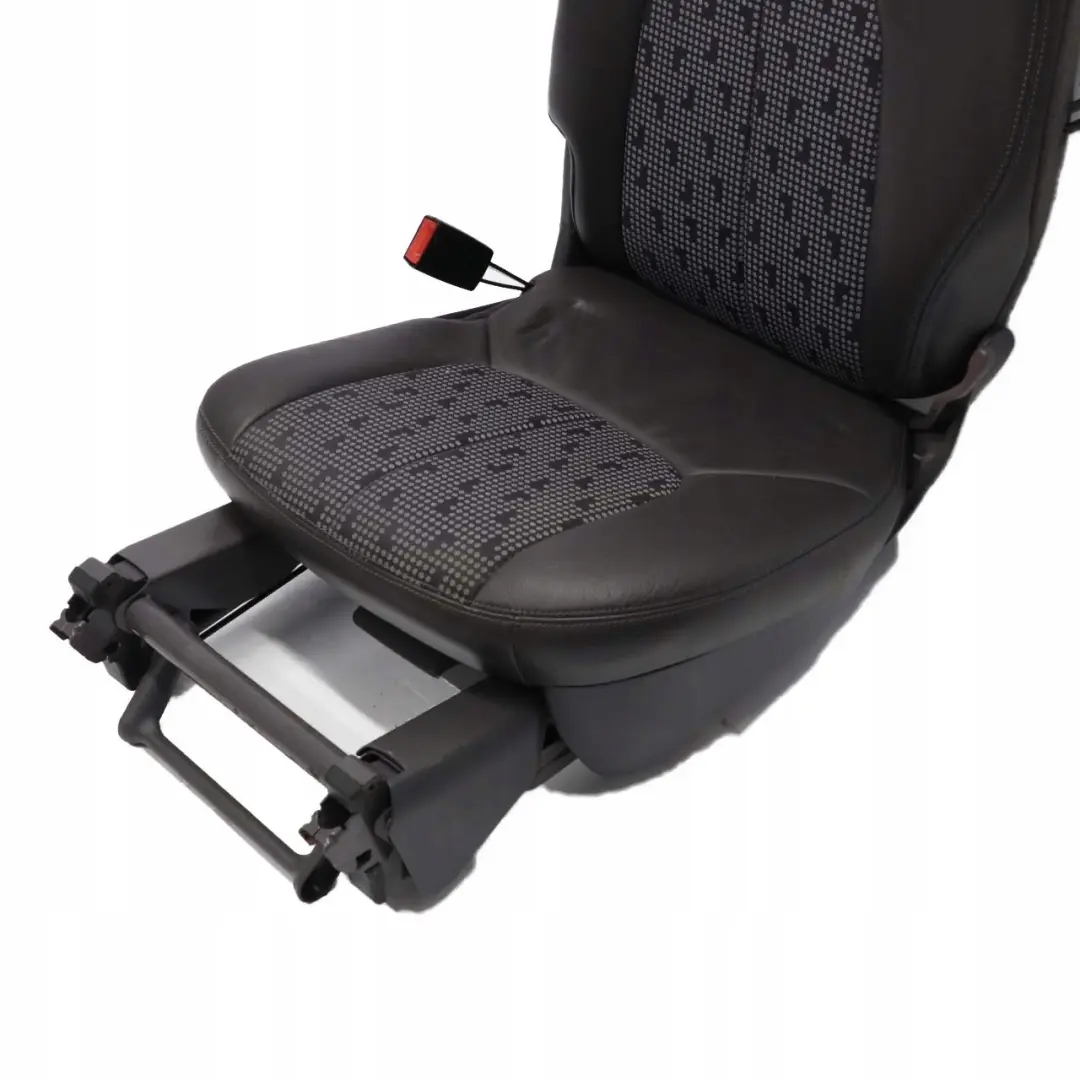  Mercedes-Benz W168 Tela / Cuero Respaldo Asiento Trasero Izquierdo Sofa Magnum - SKU A1689200147 - Número de pieza A1689200147