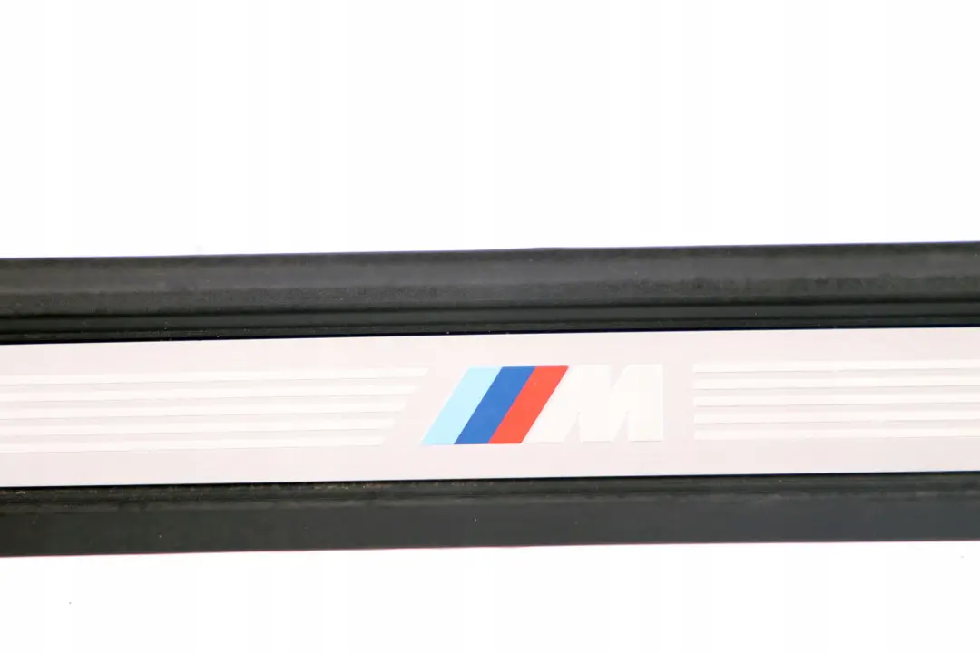 M-Sport Striscia Copertura Ingresso Interno Nero per BMW F21 F22 LCI con numero di parte 8055499 BMW F21 F22 LCI M-Sport Striscia Copertura Ingresso Interno Nero - SKU 8055499 - Numero di parte 8055499