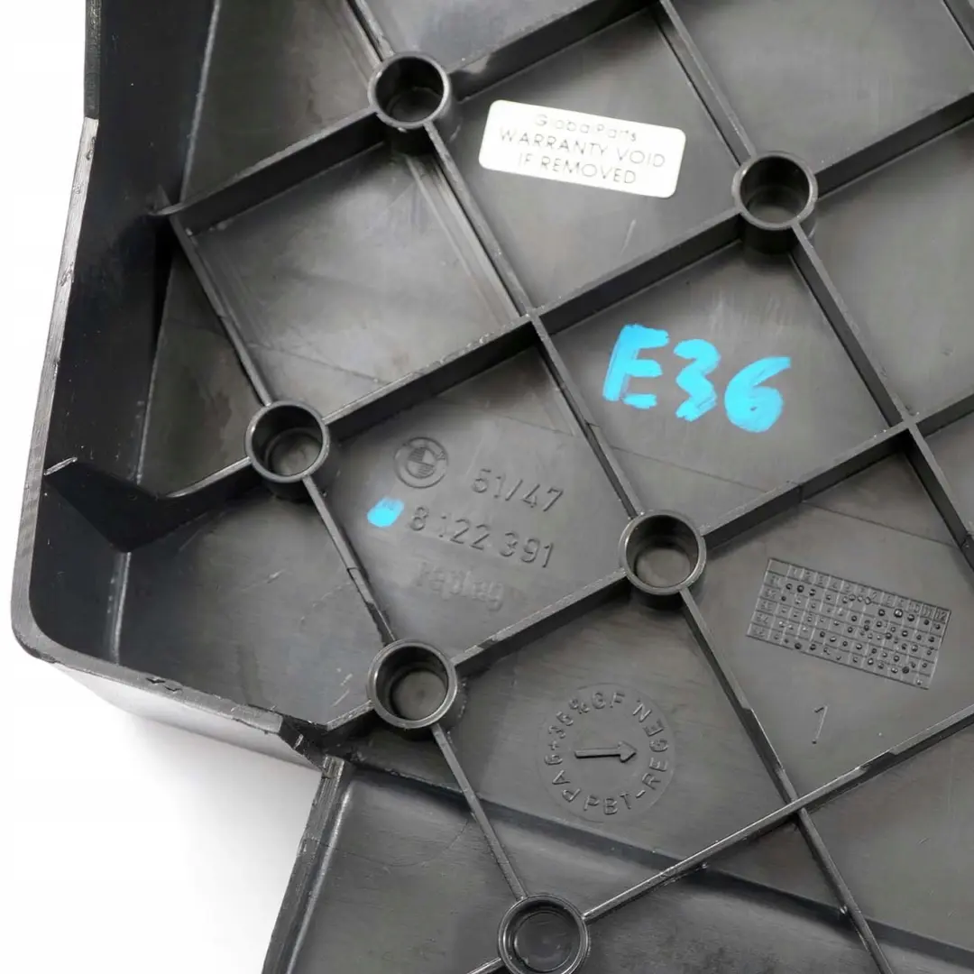 Bagagliaio Copertura Carenatura Posteriore Sinistra per BMW E36 con numero di parte 8122391 BMW E36 Bagagliaio Copertura Carenatura Posteriore Sinistra - SKU 8122391 - Numero di parte 8122391