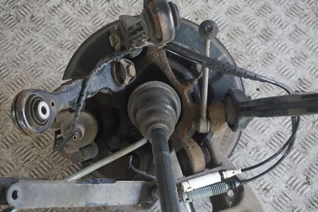 BMW 1 E87 120d M47N2 Trasera Derecha Suspensión Pierna Eje Disco de Freno - SKU 6774810-13 - Número de pieza 6774810