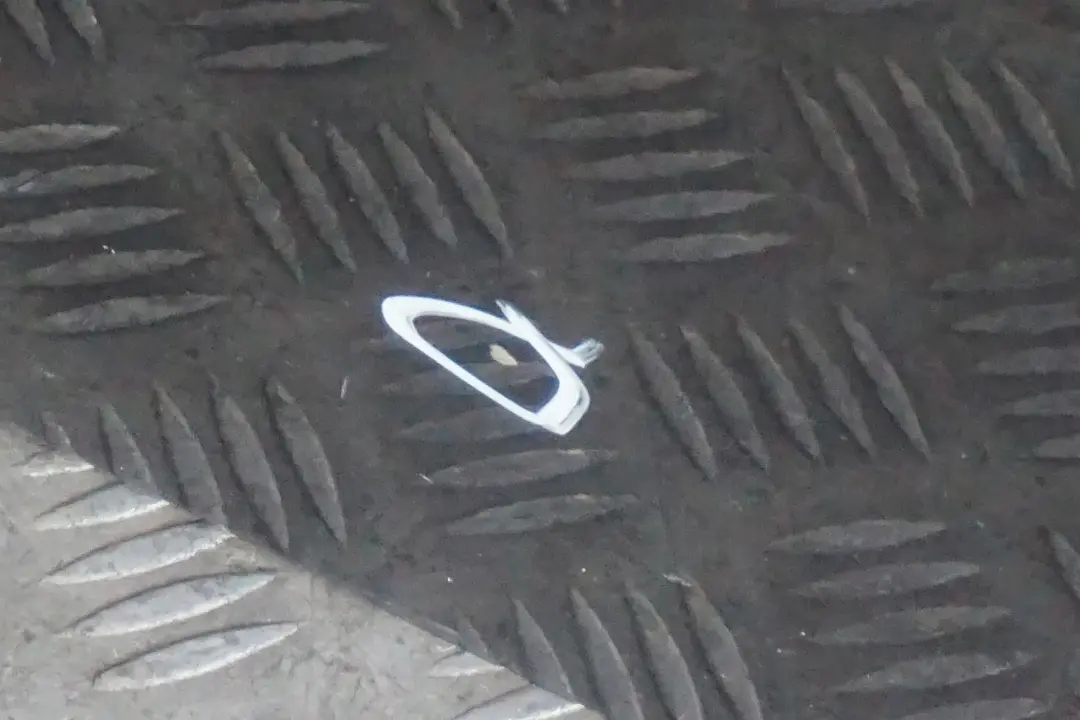 Drzwi prawe Astro Black A25 do MINI Cooper R55 R56 o numerze 2755936 MINI Cooper R55 R56 Drzwi prawe Astro Black A25 - SKU 2755936-ASB2 - Numer Części 2755936