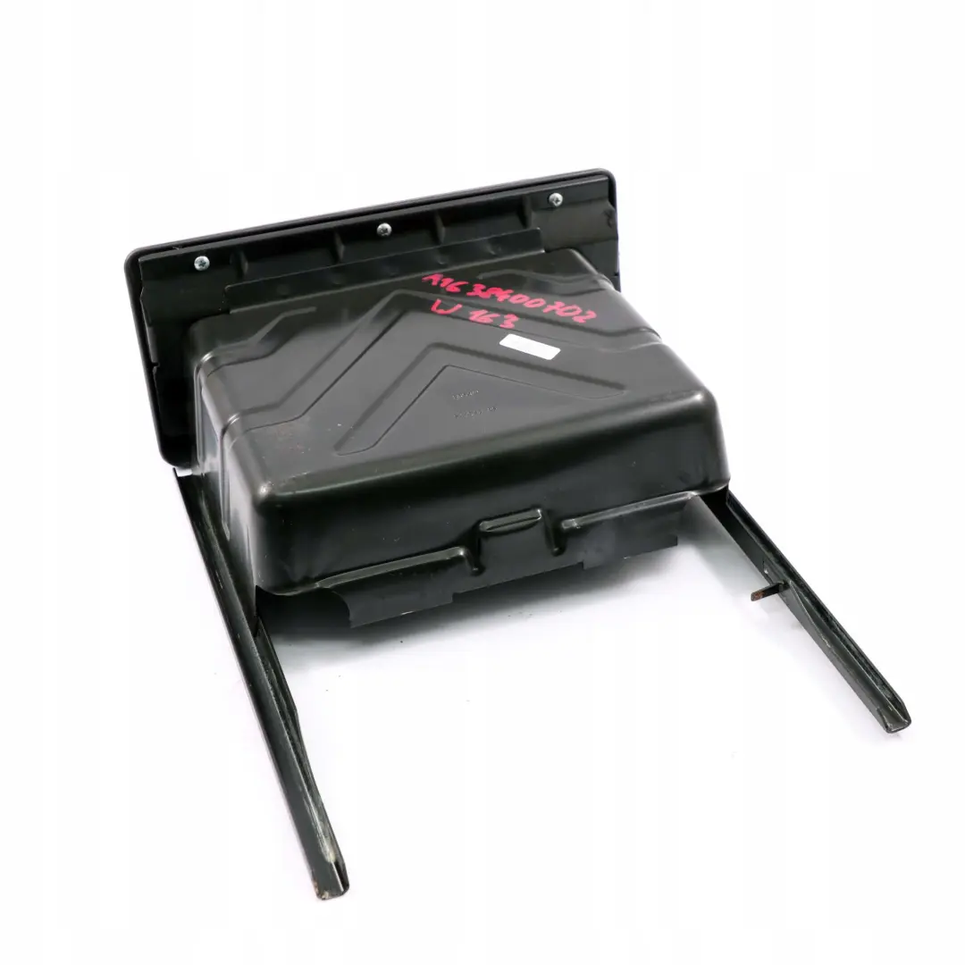 Caja Fuerte con Cerradura Asiento Delantero Portaequipajes Negro para Mercedes W163 con número de pieza A1638400702 Mercedes W163 Caja Fuerte con Cerradura Asiento Delantero Portaequipajes Negro - SKU A1638400702 - Número de pieza A1638400702