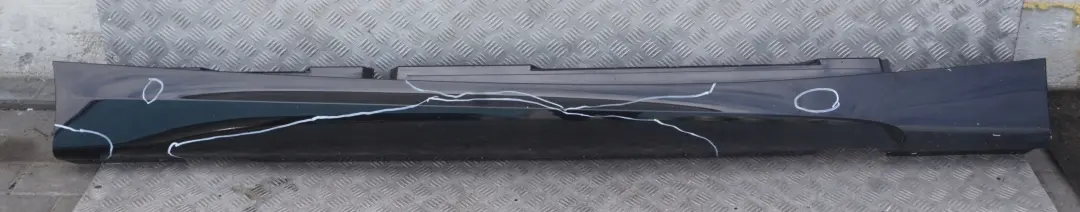 Nakładka listwa próg prawy M-Pakiet do BMW E87 o numerze 33556 BMW E87 Nakładka listwa próg prawy M-Pakiet - SKU 0033556-BS2 - Numer Części 33556