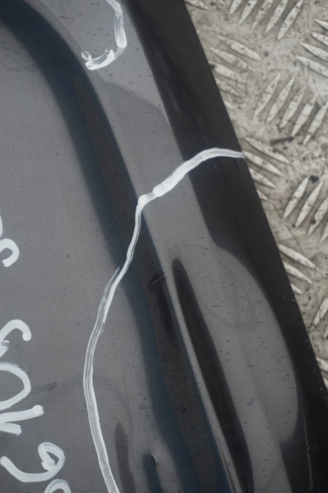 Klapa pokrywa bagażnika sparkling graphite do BMW E91 o numerze 7166105 BMW E91 Klapa pokrywa bagażnika sparkling graphite - SKU 7166105-SG4 - Numer Części 7166105