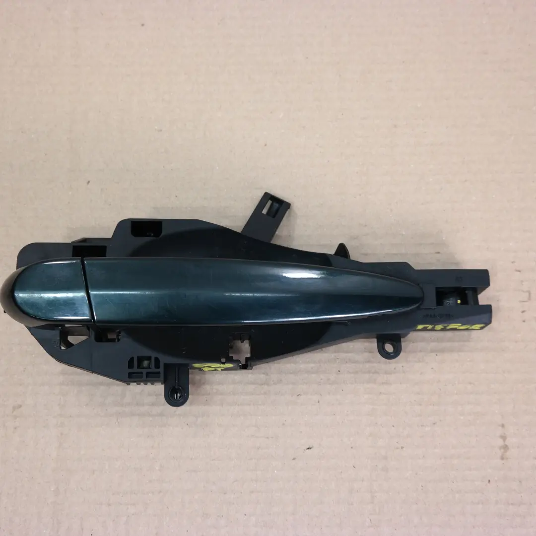 Complete Rear Right Grab Handle O/S Tiefgruen Deep Green to BMW 3 Series E90 E91 with Part number 7060299 BMW 3 Series E90 E91 Complete Rear Right Grab Handle O/S Tiefgruen Deep Green - SKU 7060299-TG - Part number 7060299