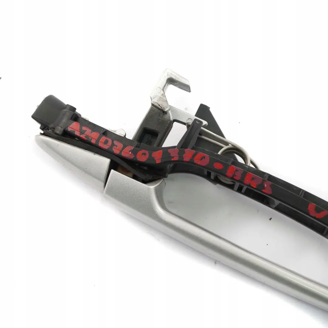 Mercedes-Benz W210 Porte Poignee Arriere Gauche Argent Brillant Metallique 744 pour à propos du numéro de pièce A2107601370 Mercedes-Benz W210 Porte Poignee Arriere Gauche Argent Brillant Metallique 744 - SKU A2107601370-BRS - Numéro de pièce A2107601370