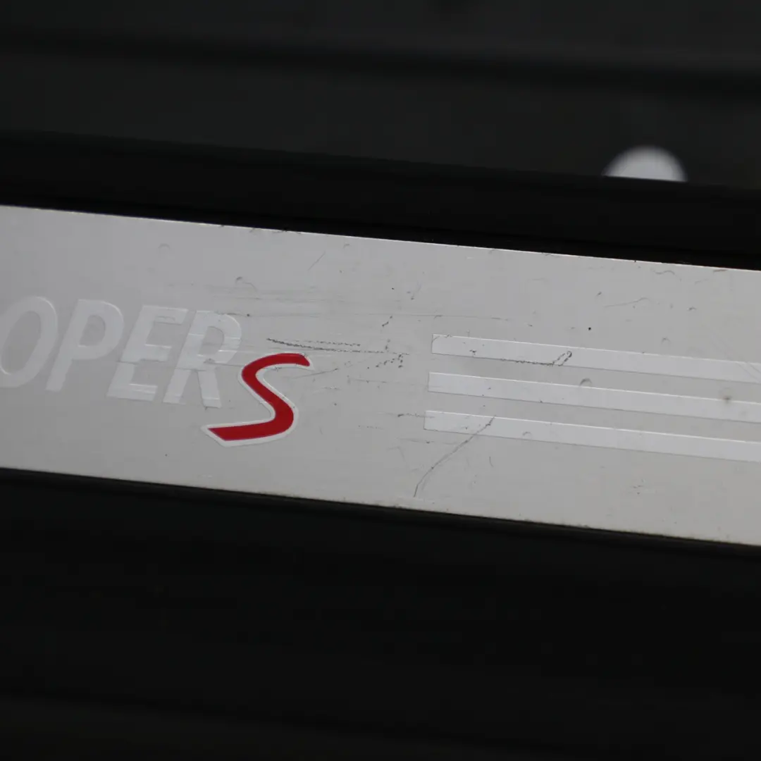 LEFT DOOR SILL COVER SIDE SKIRT para Mini Cooper S R56 R57 R58 R59 con número de pieza 51777147915 Mini Cooper S R56 R57 R58 R59 LEFT DOOR SILL COVER SIDE SKIRT - SKU 7147915 - Número de pieza 51777147915