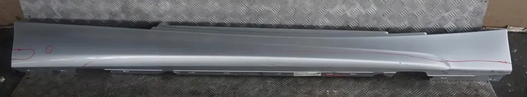 listwa prawa próg M-Pakiet do BMW E81 E82 o numerze 0034732 BMW E81 E82 listwa prawa próg M-Pakiet - SKU 0034732-TS2 - Numer Części 0034732