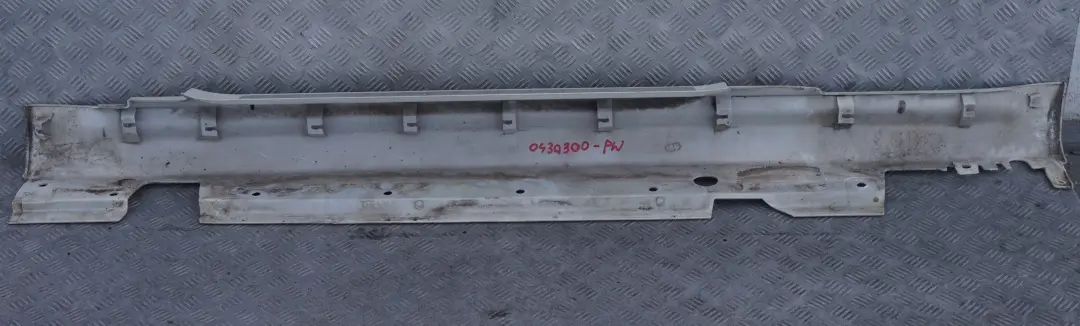 *BMW Mini Cooper R56 R57 7 Abdeckung Schweller Rechts Pepper White Weiss für mit Teilenummer 0430300 *BMW Mini Cooper R56 R57 7 Abdeckung Schweller Rechts Pepper White Weiss - SKU 0430300-PW - Teilenummer 0430300