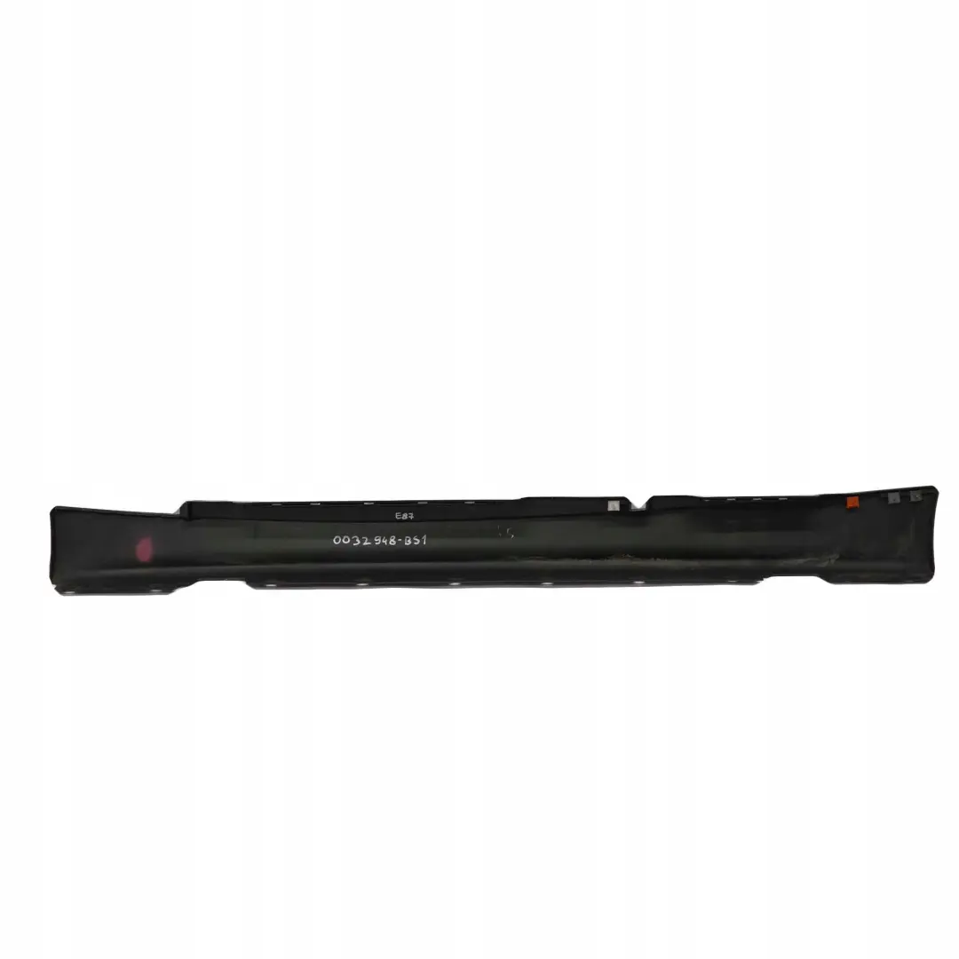 BMW E87 Faldón Lateral Derecho Negro Zafiro Metalizado - 475 0032948 - SKU 0032948-BS1 - Número de pieza 51770032948