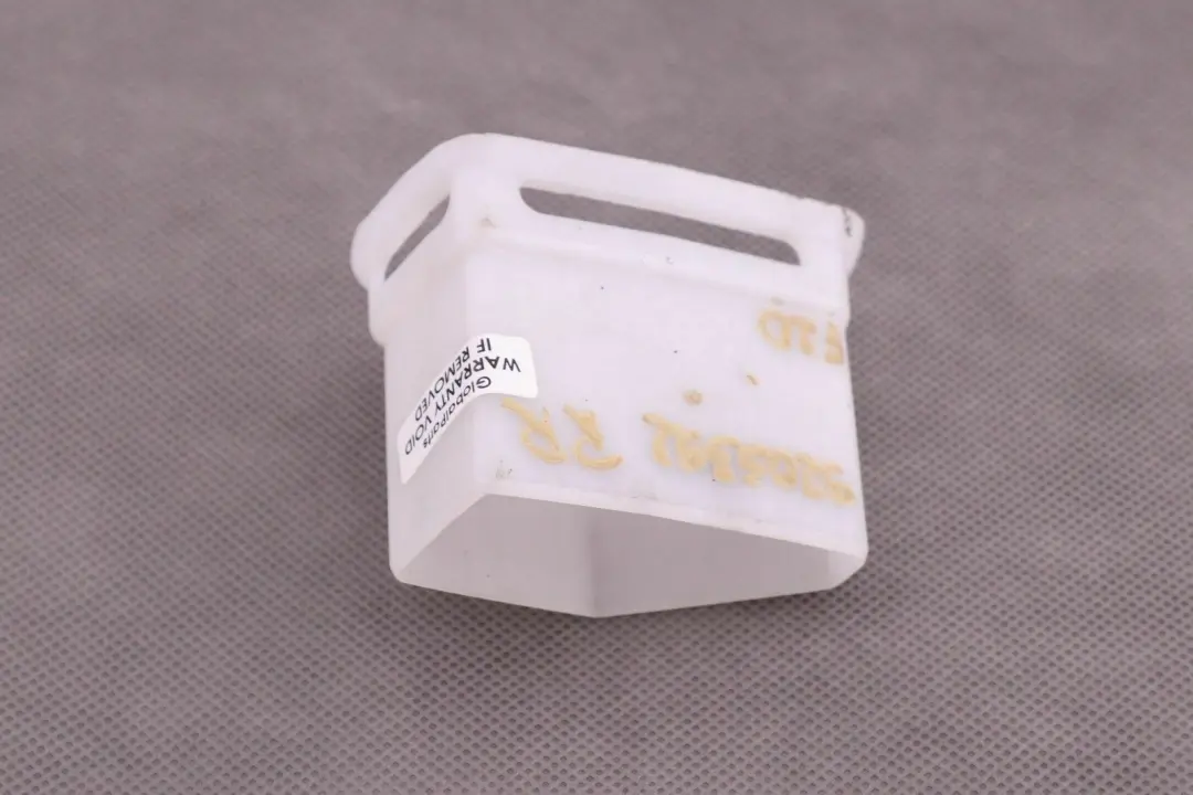 BMW F20 F21 Kanał grzewczy plastik wlot prawy tył - SKU 9205392 - Numer Części 9205392