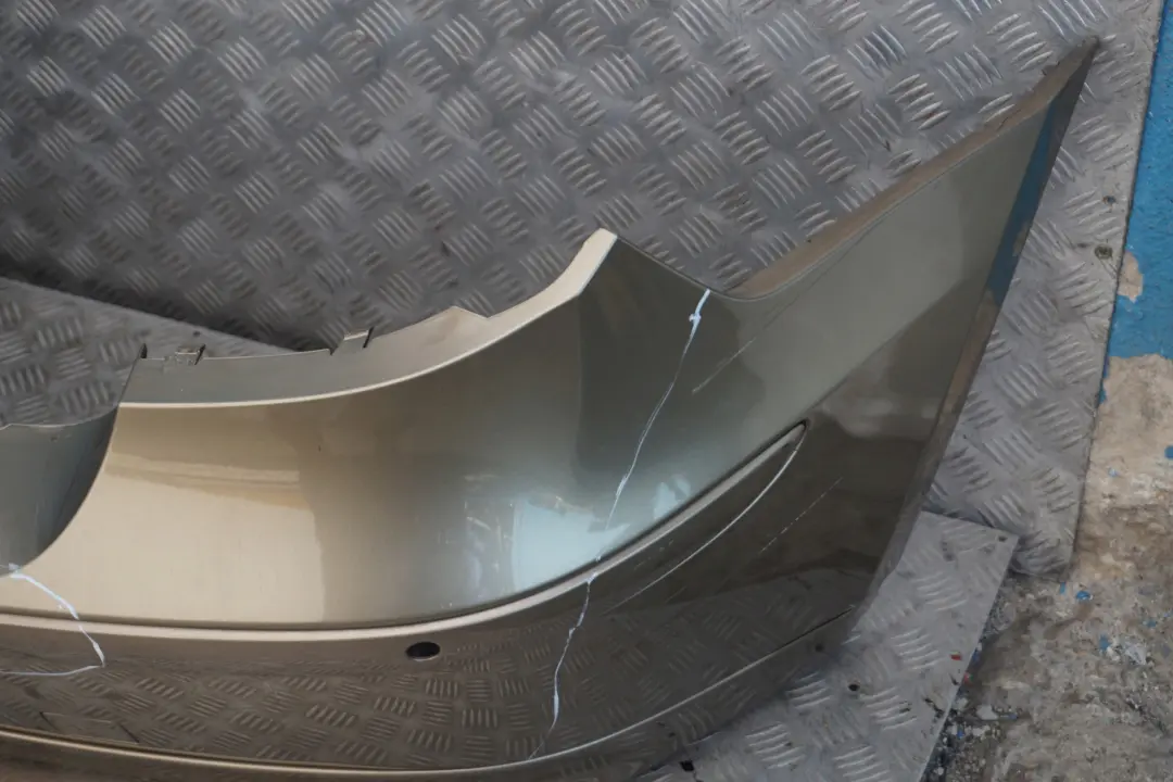 Verkleidung Stossfänger lackiert hinten PDC Sonora Metallic A23 für BMW 1 er 2 E87 mit Teilenummer 32630 BMW 1 er 2 E87 Verkleidung Stossfänger lackiert hinten PDC Sonora Metallic A23 - SKU 0032630-SON2 - Teilenummer 32630