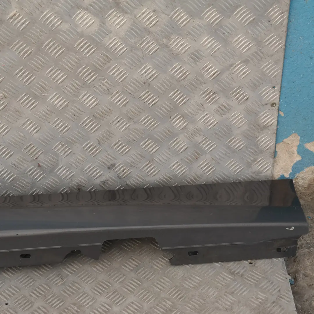 Bas de Porte Couverture Seuil Droite Mousseux Graphite pour BMW E81 E82 E88 à propos du numéro de pièce 51770036142 BMW E81 E82 E88 Bas de Porte Couverture Seuil Droite Mousseux Graphite - SKU 0036142-SG3 - Numéro de pièce 51770036142