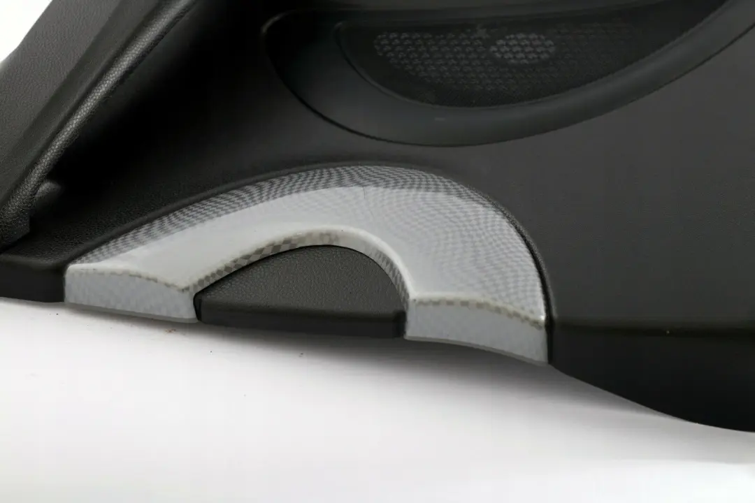 Lateral Interior Trim Panel Trasero Izquierdo Negro Plata para MINI Cooper R56 S con número de pieza 51432756047 MINI Cooper R56 S Lateral Interior Trim Panel Trasero Izquierdo Negro Plata - SKU 2756047 - Número de pieza 51432756047