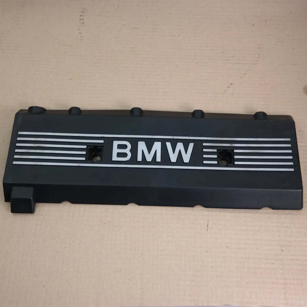 BMW 5 E39 E53 Tapa Culata Motor Cubierta Izquierda - SKU 1702857 - Número de pieza 1702857