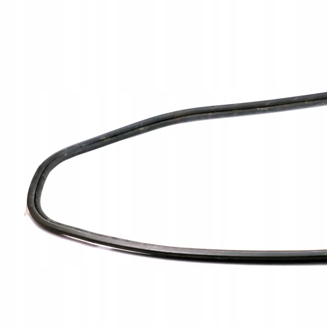 Paraspigoli Posteriore Guarnizione Portellone 7060639 per BMW E90 E90N LCI con numero di parte 7182079 BMW E90 E90N LCI Paraspigoli Posteriore Guarnizione Portellone 7060639 - SKU 7182079 - Numero di parte 7182079