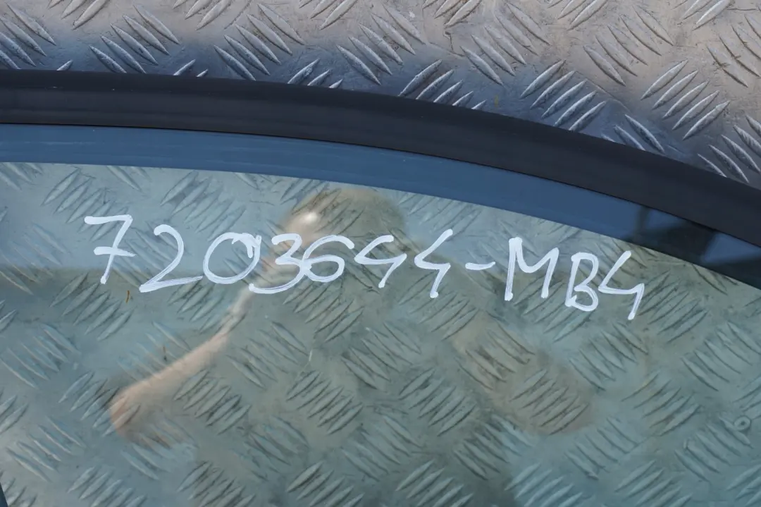 BMW E90 E91 Drzwi prawe przednie monacoblau A35 - SKU 7203644-MB4 - Numer Części 7203644