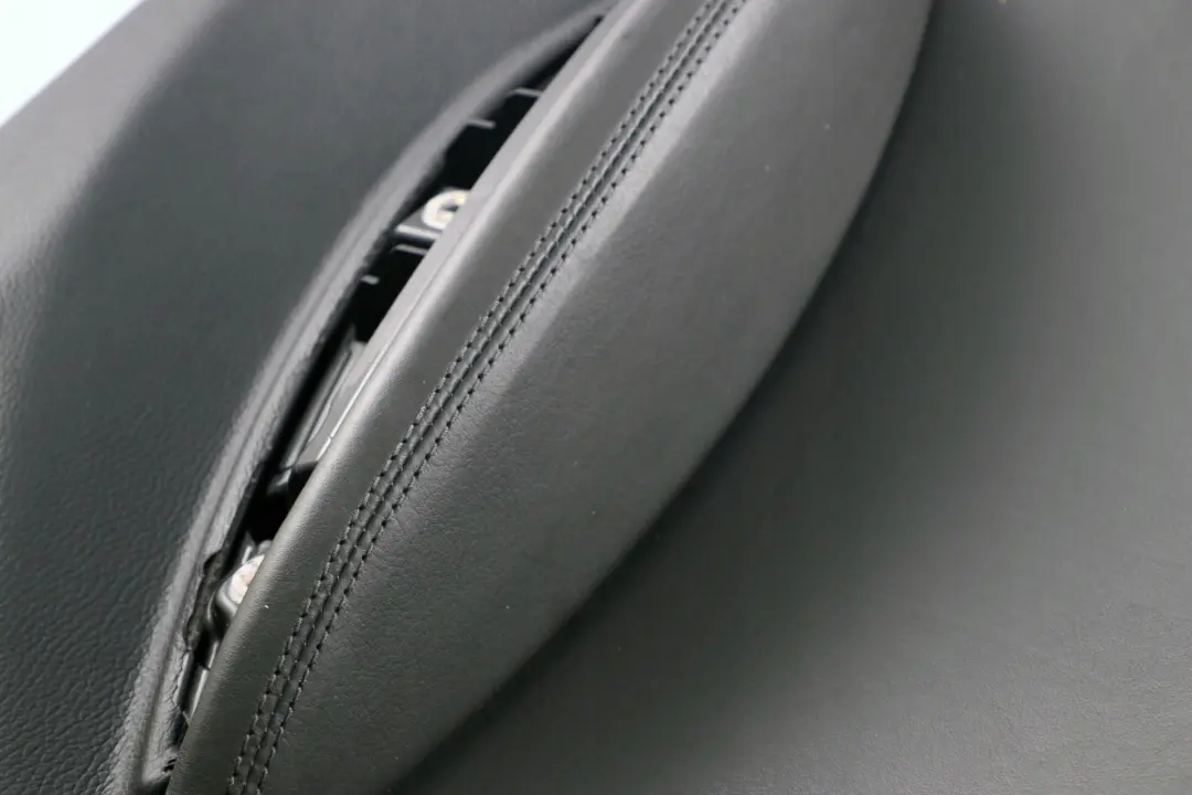 BMW E63 Trasero Izquierdo Lateral Panel De Cuero Negro Perla - SKU 7115449 - Número de pieza 7115449