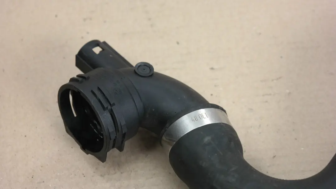 manguera del radiador termostato inferior para BMW E90 LCI con número de pieza 7531780 BMW E90 LCI manguera del radiador termostato inferior - SKU 7531780 - Número de pieza 7531780