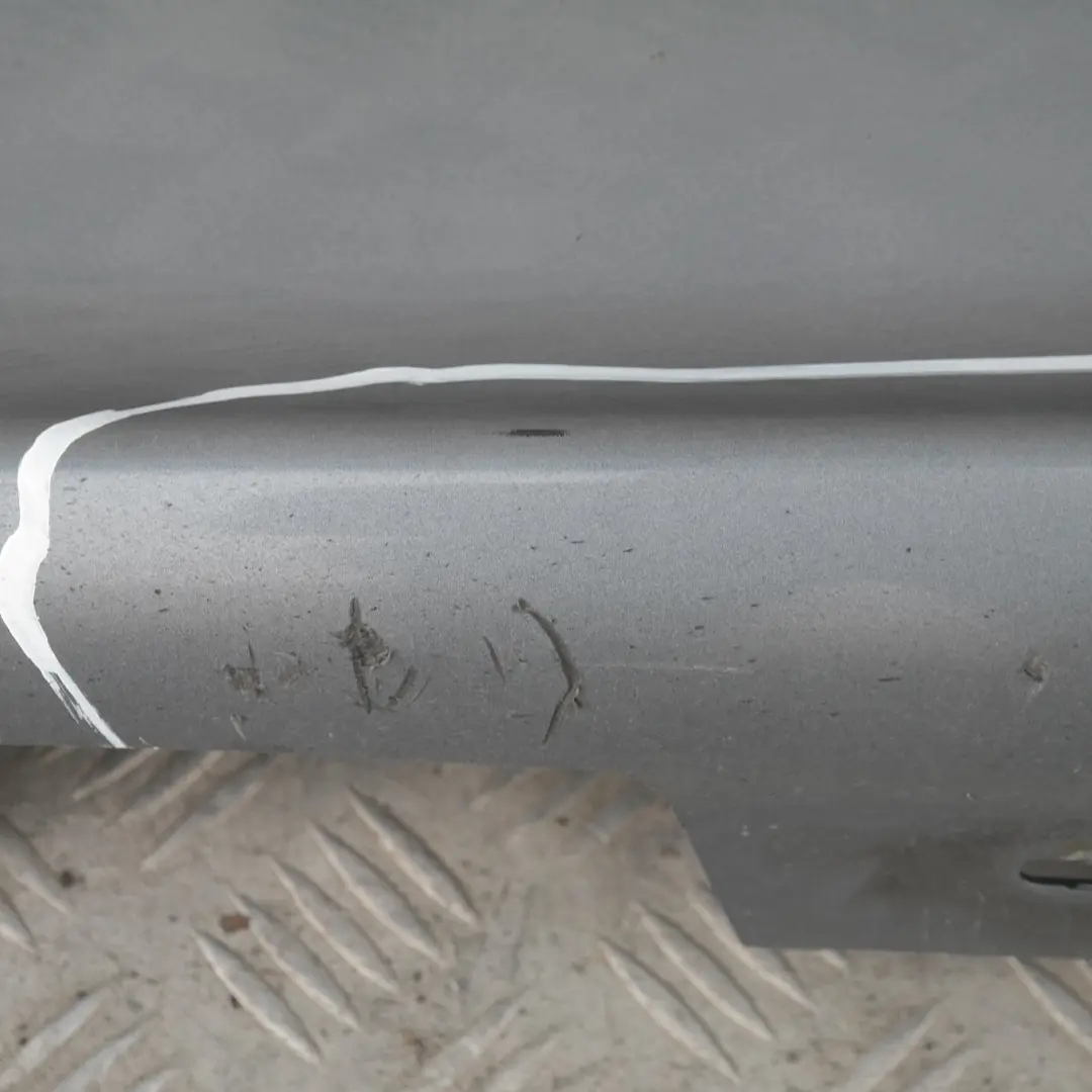 Nakładka próg lewy Quarzblau A18 do BMW E87 o numerze 32949 BMW E87 Nakładka próg lewy Quarzblau A18 - SKU 0032949-QB19 - Numer Części 32949